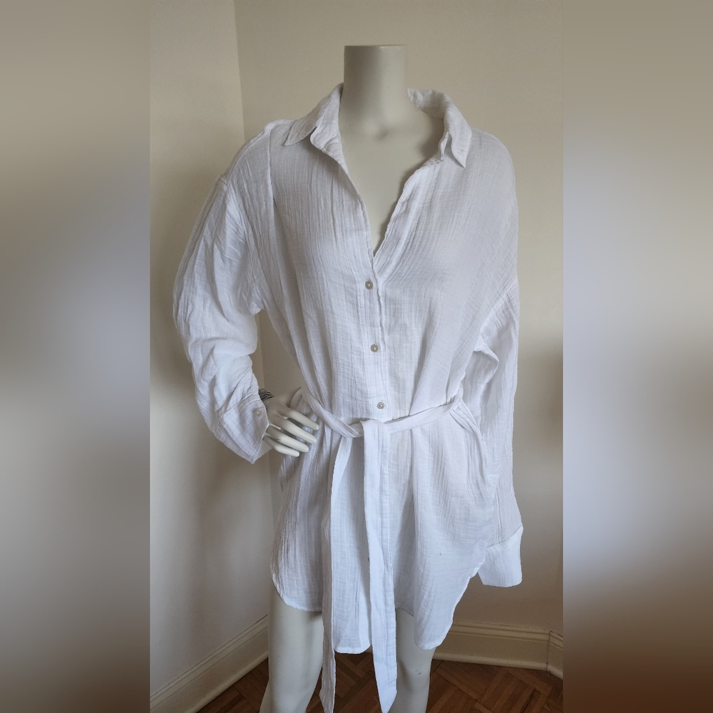 Brand New With Tahs Abercrombie And Fitch White Button-Up Tunic with Belt